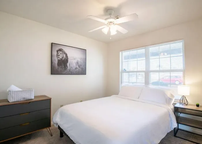 Grauhaus Tasteful 3bd With King Bed In Ferienhaus Pekin