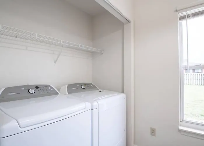 Grauhaus Tasteful 3bd With King Bed In *